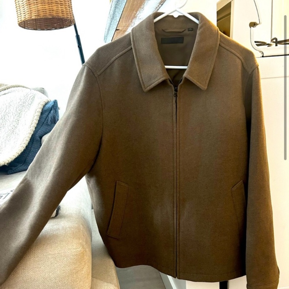 Uniqlo brown jacket size large excellent condition